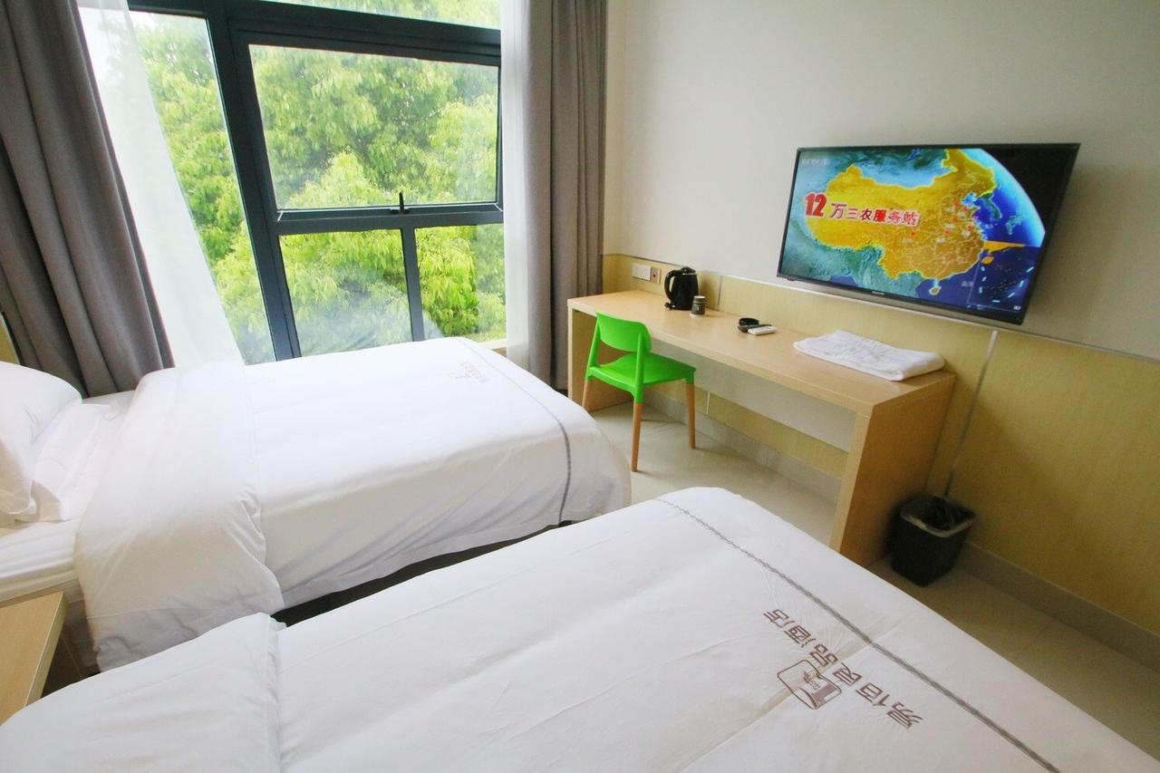 100 Inn Plus Pudong Airport Hotel Shanghai Exterior foto