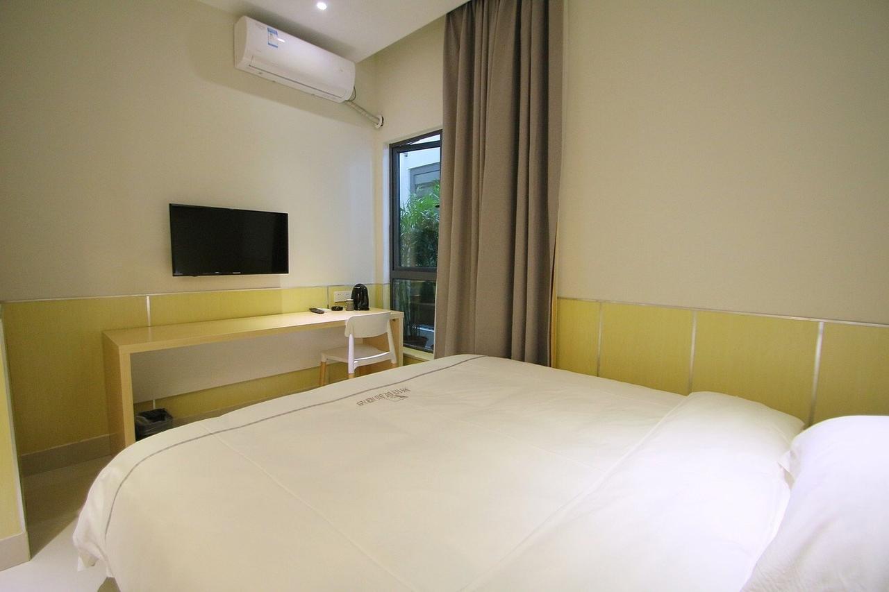100 Inn Plus Pudong Airport Hotel Shanghai Exterior foto