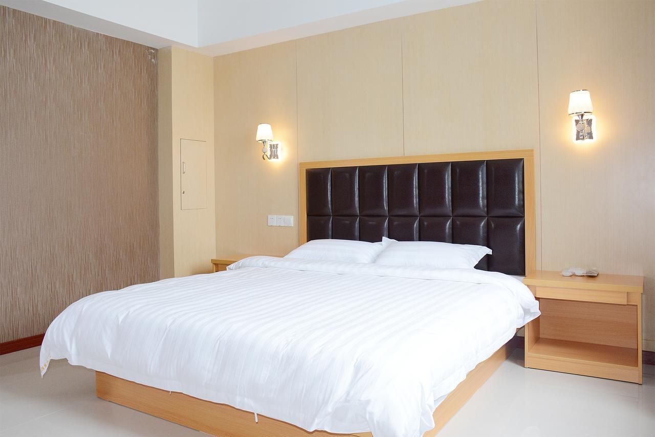 100 Inn Plus Pudong Airport Hotel Shanghai Exterior foto